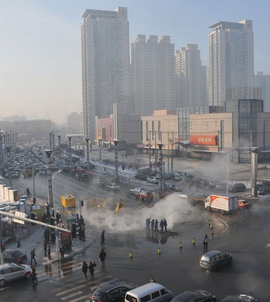 2013年12月22日11时,在黑龙江省哈尔滨市道里区安发街与安隆街交图片